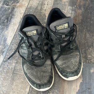 (7.5) Mens Adidas Tribute ADV shoes Gray & Black Suede